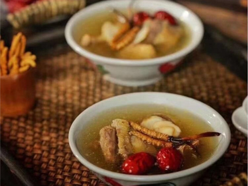 冬蟲(chóng)夏草可以直接食用嗎？冬蟲(chóng)夏草常用于燉煮